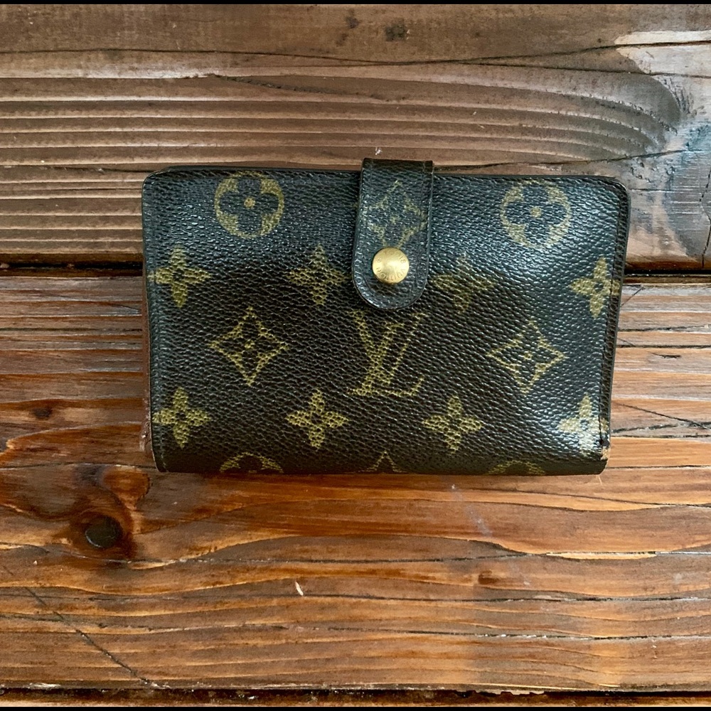 Authentic LOUIS VUITTON French Kisslock Wallet